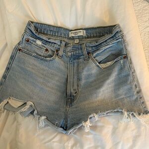 Abercrombie & Fitch Mom Short High Rise Curve Love